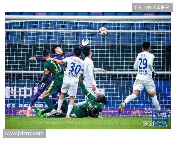 激战亚运足球决赛争夺荣耀与梦想的巅峰对决 激战亚运足球决赛争夺荣耀与梦想的巅峰对决